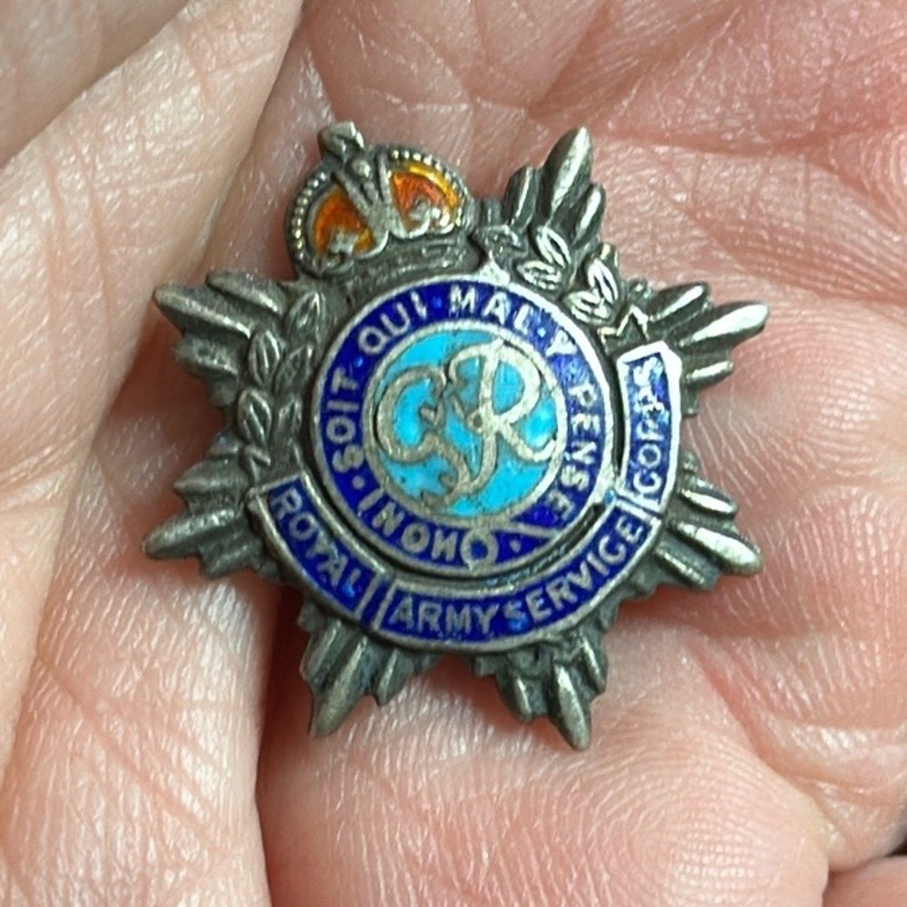 Silver 925 Royal army service corpse silver marked on the back